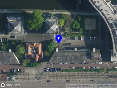 Ambulance naar de Entrepotbrug in Amsterdam