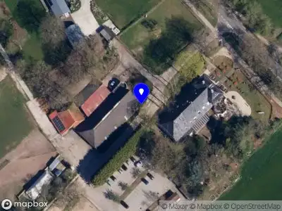 Brandweer met grote spoed naar de Beslotenveenseweg in Noordlaren vanwege gebouwbrand