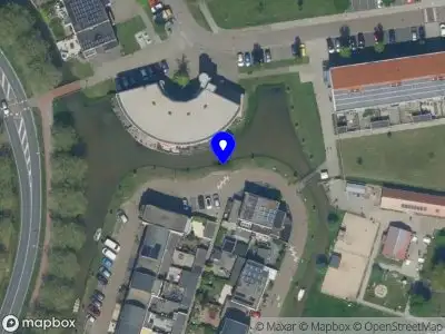 Ambulance met grote spoed naar de Koningsbergen in Wormer