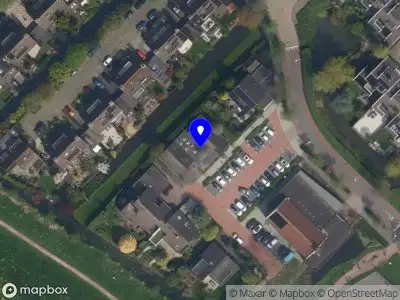 Ambulance met grote spoed naar de IJslandsmos in Nieuwerkerk aan den IJssel