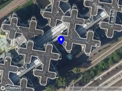 Brandweer met gepaste spoed naar de Anna van Hannoverstraat in 's-Gravenhage vanwege een liftopsluiting