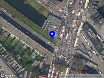 Ambulance met gepaste spoed naar de Groene Hilledijk in Rotterdam