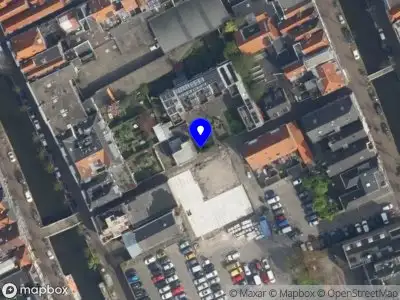 Ambulance met grote spoed naar de Huyterstraat in Delft