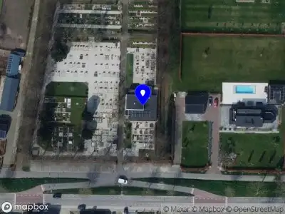 Traumahelikopter naar de Oud-Cromstrijensedijk WZ in Klaaswaal