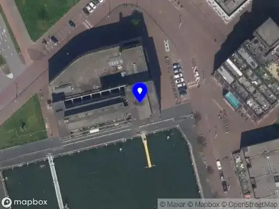 Brandweer met grote spoed naar de Sint-Jobstraat in Rotterdam vanwege personen te water