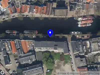 Ambulance met grote spoed naar de Korte Haven in Schiedam