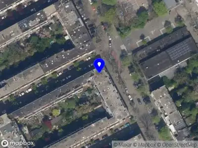 Ambulance met gepaste spoed naar de Nobelstraat in Rotterdam