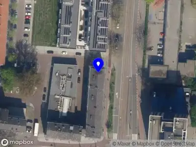 Ambulance met grote spoed naar de Boezemweg in Rotterdam