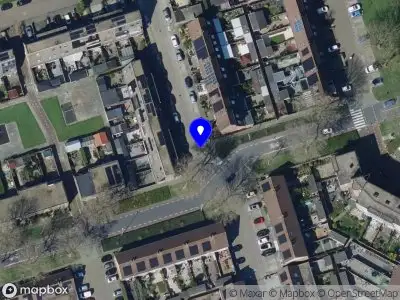 Ambulance met grote spoed naar de Parklaan in Spijkenisse