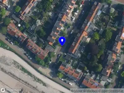 Ambulance met grote spoed naar de Keucheniuslaan in Amstelveen