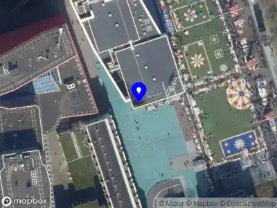 Traumahelikopter met gepaste spoed naar de Schouwburgplein in Rotterdam