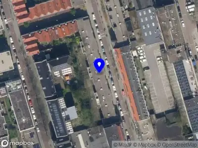 Ambulance met grote spoed naar de Anna Paulownastraat in Rotterdam