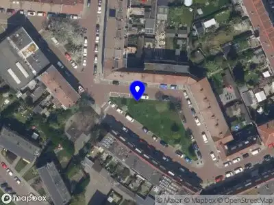 Ambulance met grote spoed naar de Sweelinckstraat in Vlaardingen