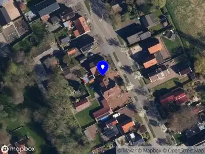 112 melding Politie met gepaste spoed naar de Onstwedderweg in Nieuwe Pekela vanwege voertuigen te water