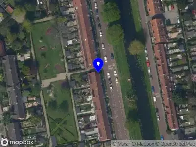 Ambulance met grote spoed naar de Langegeer in Rotterdam