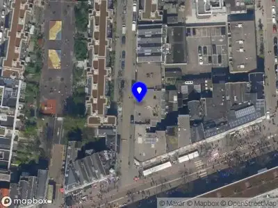 Ambulance met grote spoed naar de Bloemkwekersstraat in Rotterdam