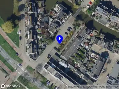 Ambulance met grote spoed naar de Nan Holdert-Zuikerbergstraat in Spijkenisse