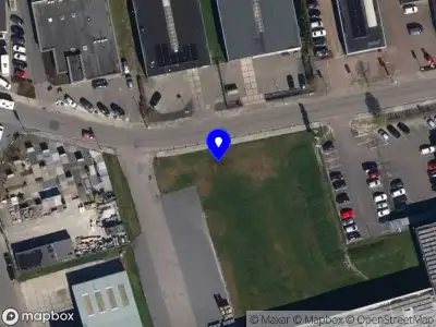 Brandweer met grote spoed naar de Uranusweg in Leeuwarden vanwege voertuigbrand