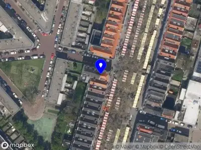 Ambulance met grote spoed naar de Groene Hilledijk in Rotterdam