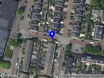 Ambulance met grote spoed naar de Koningstraat in Dordrecht