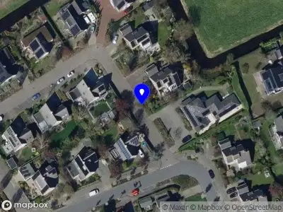 Brandweer met gepaste spoed naar de Montanusstraat in Hellevoetsluis vanwege een buitenbrand