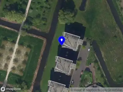 Ambulance met grote spoed naar de Adriaan van Royenlaan in Oegstgeest