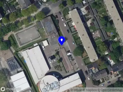 Ambulance met grote spoed naar de Anna van Saksenstraat in Dordrecht