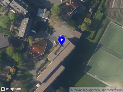 Ambulance met grote spoed naar de Lorentzhof in Leiden