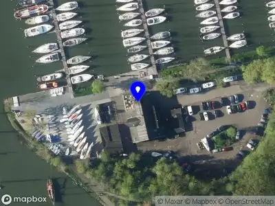 Brandweer met grote spoed naar de Julianapark in Hoorn vanwege personen te water