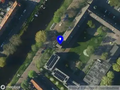 Ambulance met gepaste spoed naar de Van Oostsanenkade in Alkmaar