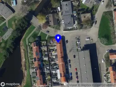 Ambulance met grote spoed naar de Pluvierhof in Hellevoetsluis