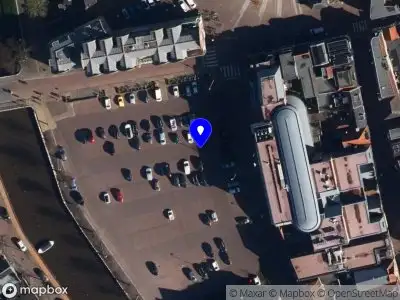 112 melding Brandweer met grote spoed naar de Martiniplein in Sneek vanwege voertuigbrand