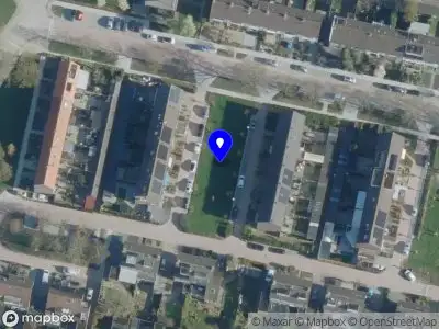 Ambulance met grote spoed naar de Steurstraat in Woudrichem