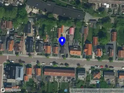 Ambulance met grote spoed naar de Dorpsstraat in Landsmeer