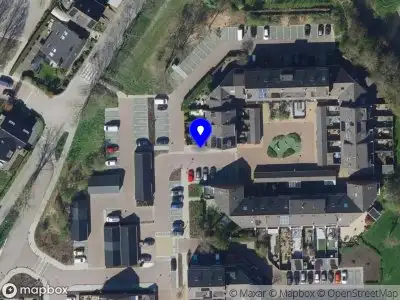 Ambulance met grote spoed naar de De Kastanje in Rhoon