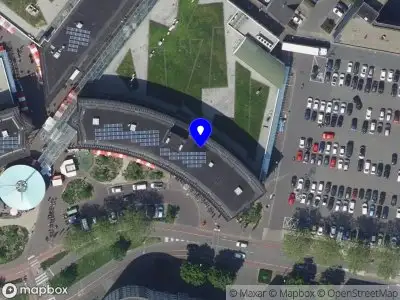 Ambulance met grote spoed naar de Van Eesterenplein in Dordrecht