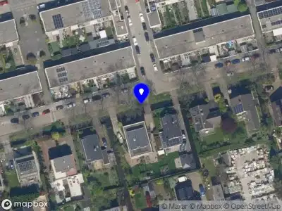 Brandweer met gepaste spoed naar de Mahatma Gandhistraat in Rotterdam vanwege afhijsen patient