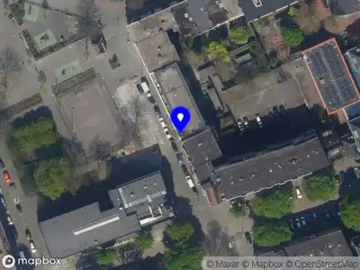 Ambulance met grote spoed naar de Kapelstraat in Rotterdam