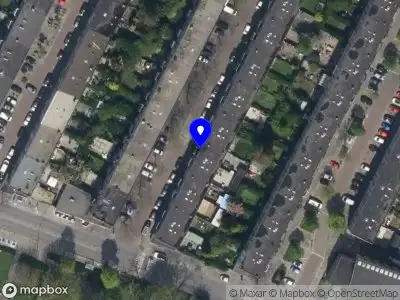 Ambulance met grote spoed naar de Schoklandsestraat in Rotterdam