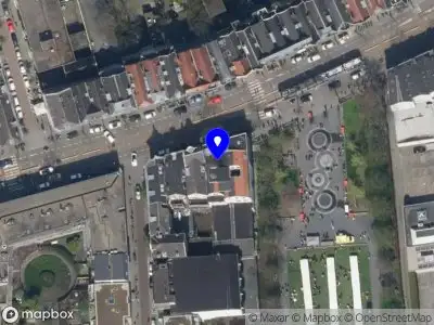 Ambulance met gepaste spoed naar de West-Kruiskade in Rotterdam