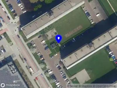Ambulance met grote spoed naar de Alkenoord in Capelle aan den IJssel