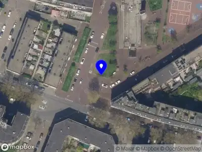 Ambulance met gepaste spoed naar de Katendrechtsestraat in Rotterdam