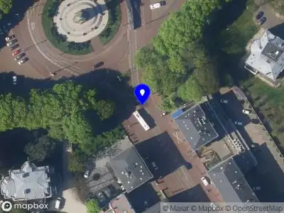 Ambulance met grote spoed naar de Plein 1813 in 's-Gravenhage