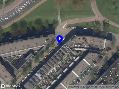 Ambulance met gepaste spoed naar de Dokstraat in Rotterdam