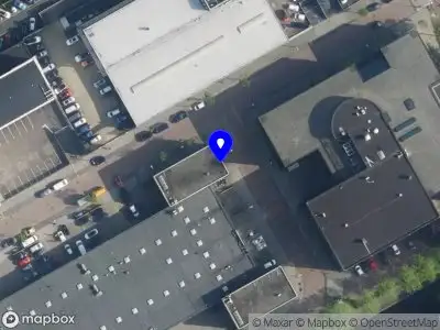 Ambulance met gepaste spoed naar de Pieter Braaijweg in Amsterdam-Duivendrecht