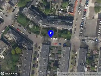 Ambulance met grote spoed naar de Gruttostraat in Rotterdam