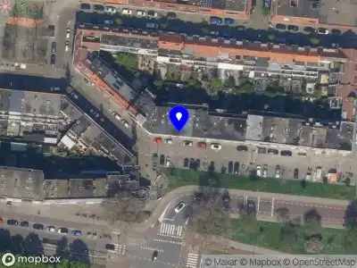 Ambulance met grote spoed naar de Rotterdamsedijk in Schiedam