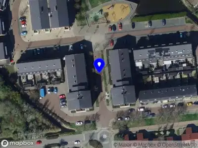 Brandweer met gepaste spoed naar de Clausstraat in Hellevoetsluis vanwege een liftopsluiting