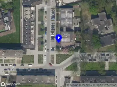 Ambulance met grote spoed naar de Van Wijngaardenlaan in Rotterdam