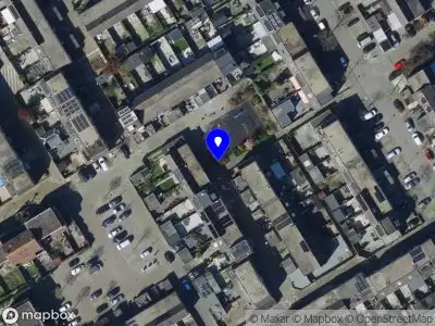 Ambulance met grote spoed naar de Walstroodonk in Spijkenisse